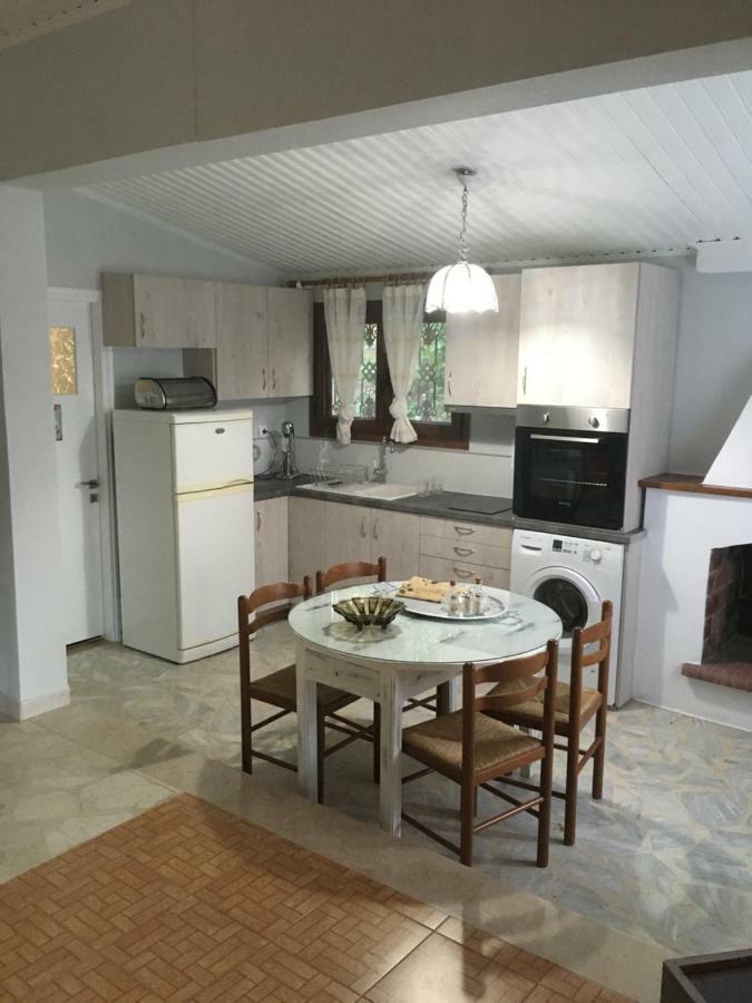 Villa Ermilia Kerveli Luaran gambar